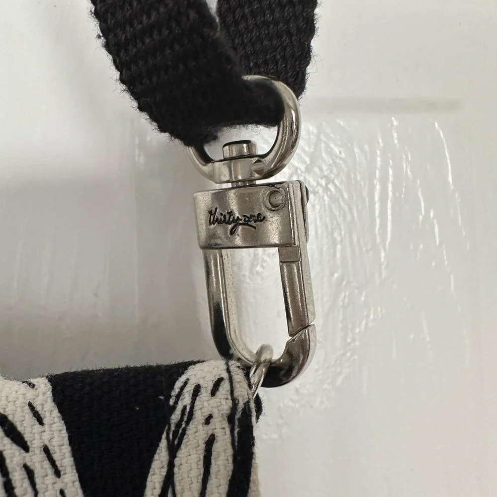 Thirty-One Double Up‎ Crossbody Purse, Black Links Pattern, Black & White. NWOT